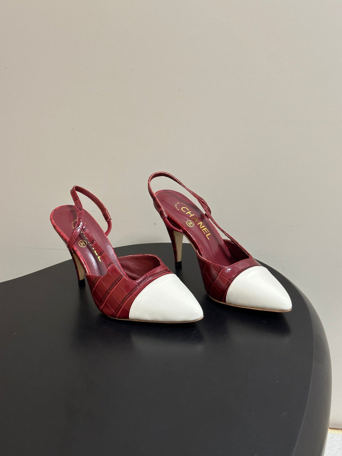 Chanel 26s Pointed Toe High Heel Slingbacks 8.5 Cm Dark Red Mix White Lambskin