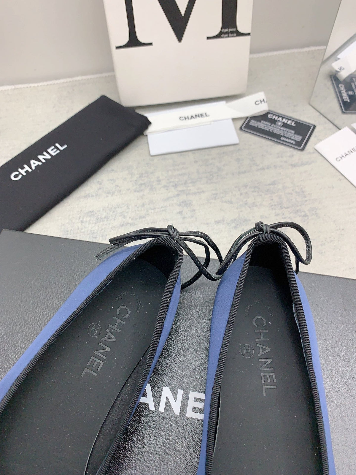 CC 26ss Two-Tone Ballerina Flats CC Logo Navy Black Silk Satin 162259