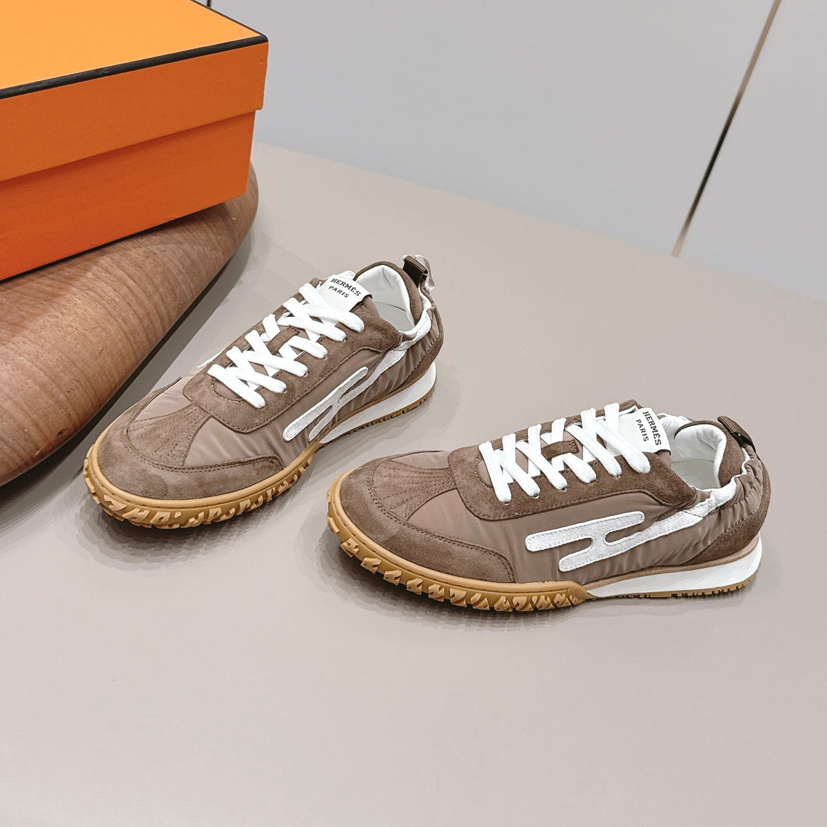 HM 26S Bouncing Sneakers Brown Nylon Suede