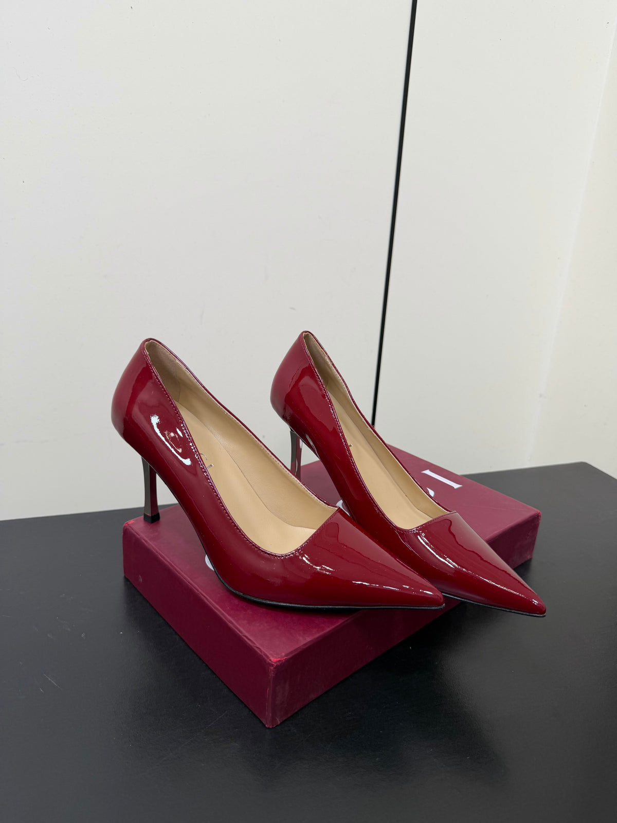Gucci 26s Pointed Toe Pumps 8.5cm Burgundy Red Patent Calfskin