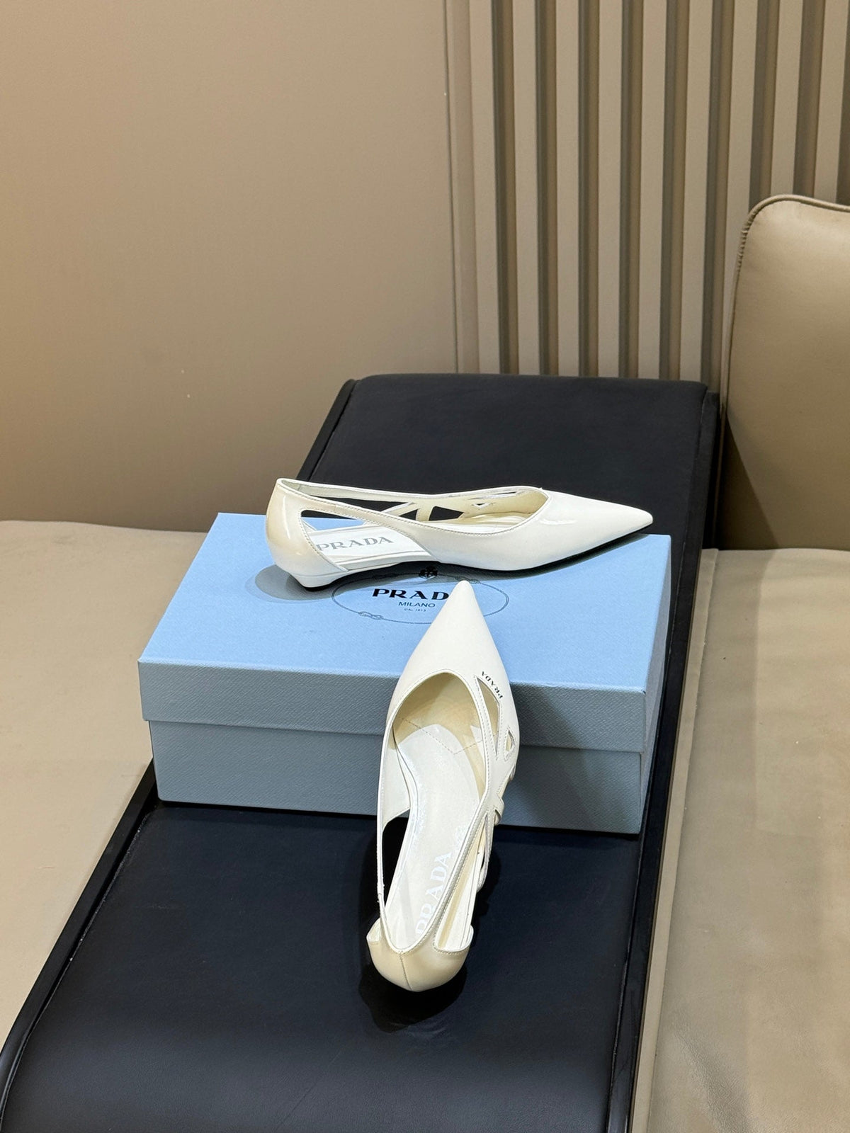 Prada 2026 Bow Pointed-Toe Pumps 45mm Calfskin 151241