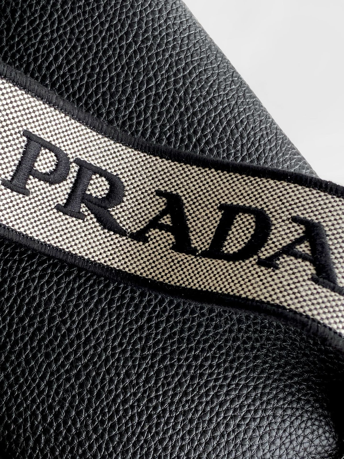 Prada 2026 Small Shoulder Bag 22cm Leather