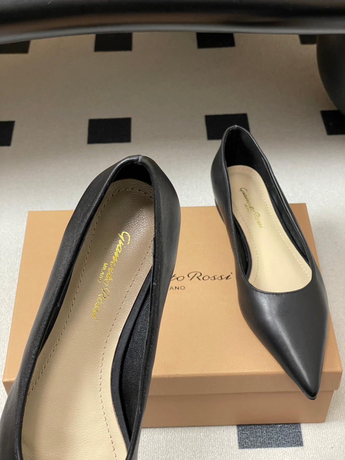 GR 26s Flats Black Calfskin 164797