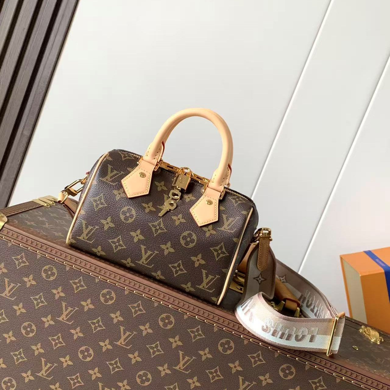 LV Speedy Bandoulière 20cm Brown Monogram Canvas GHW