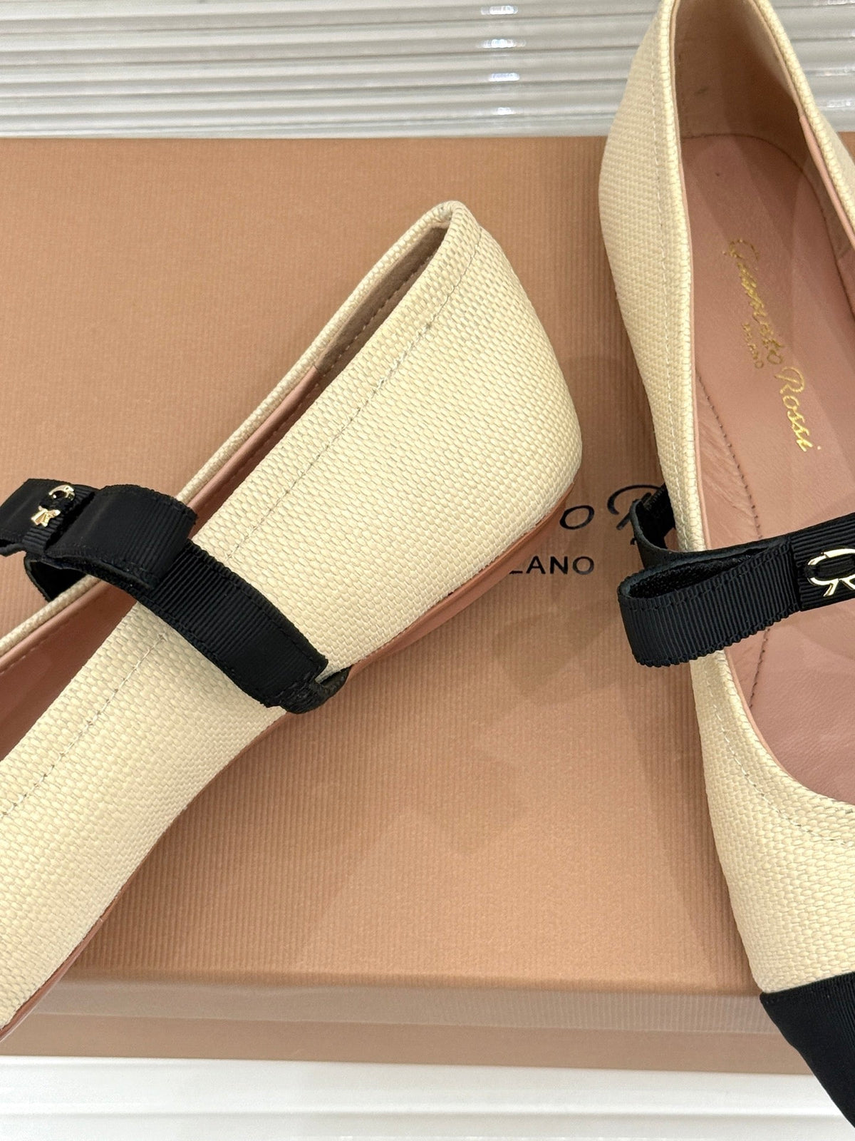 GR 26s Mary Jane Flats Black Cream White Fabric 164783