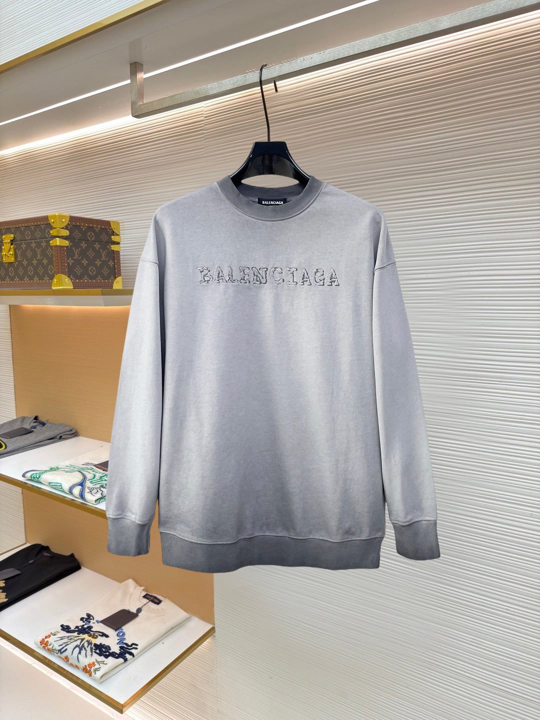Balenciaga 26s Men Crewneck Sweatshirt Distressed Crystal Logo 749215