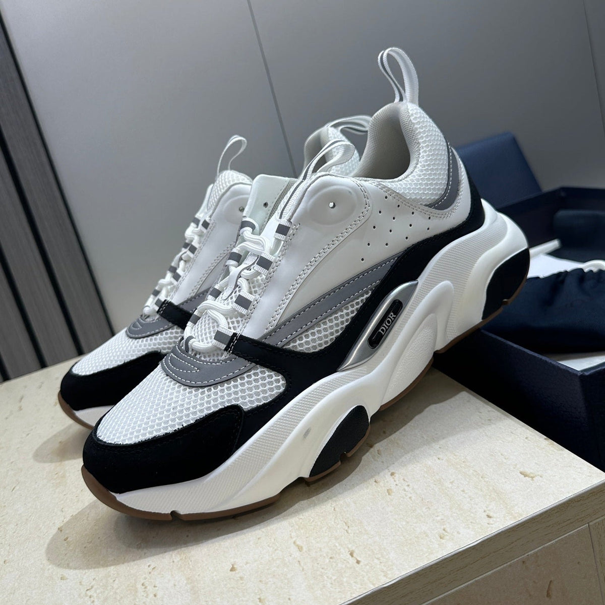 CD 26s Men B22 Sneakers White Black Grey Mesh 683142