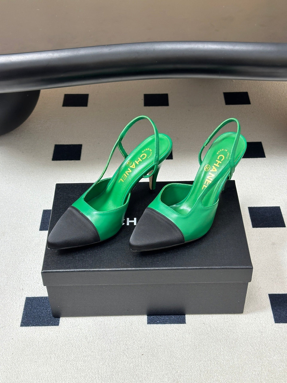 Chanel 26s Pointed Toe High Heel Slingbacks 8.5 Cm Green Lambskin Black Fabric