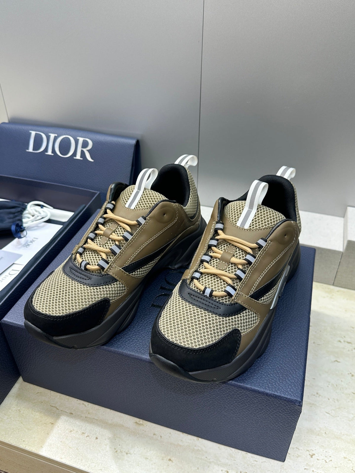 CD 26s Men B22 Sneakers Brown Khaki Mesh Black Trim 395142