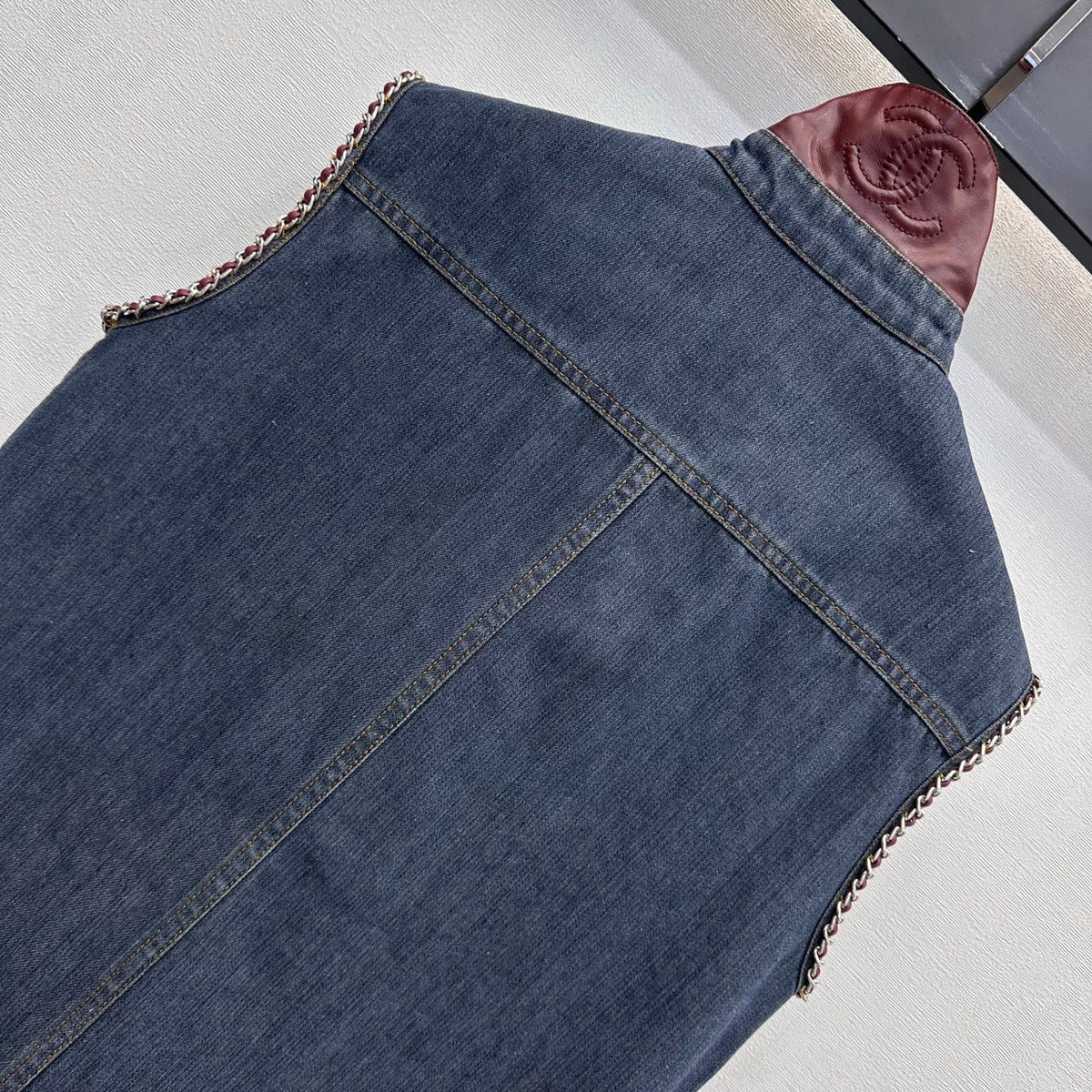 CC 26FW Chain-Trim Denim Vest Dress Red Leather Collar Blue Cotton 441477