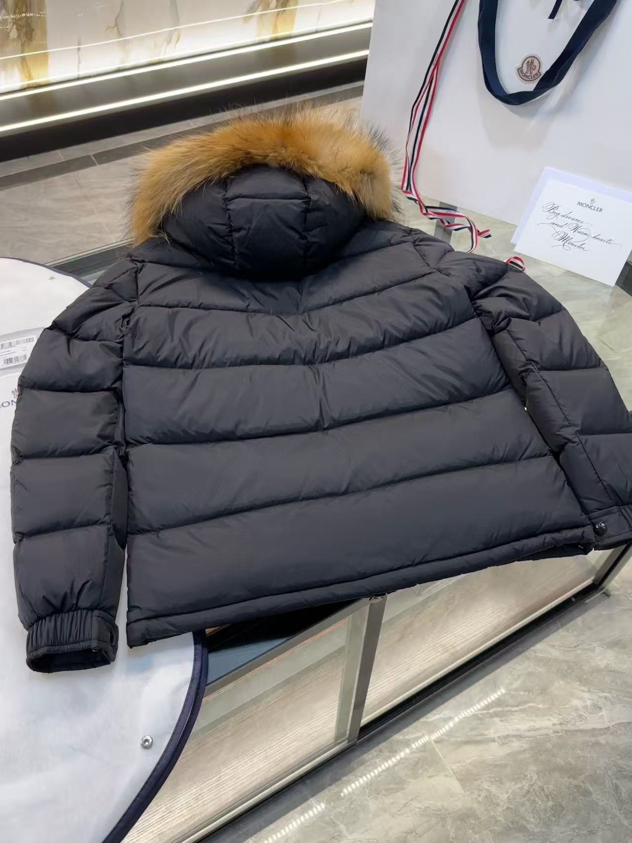 MC Mayaf Hooded Short Down Jacket