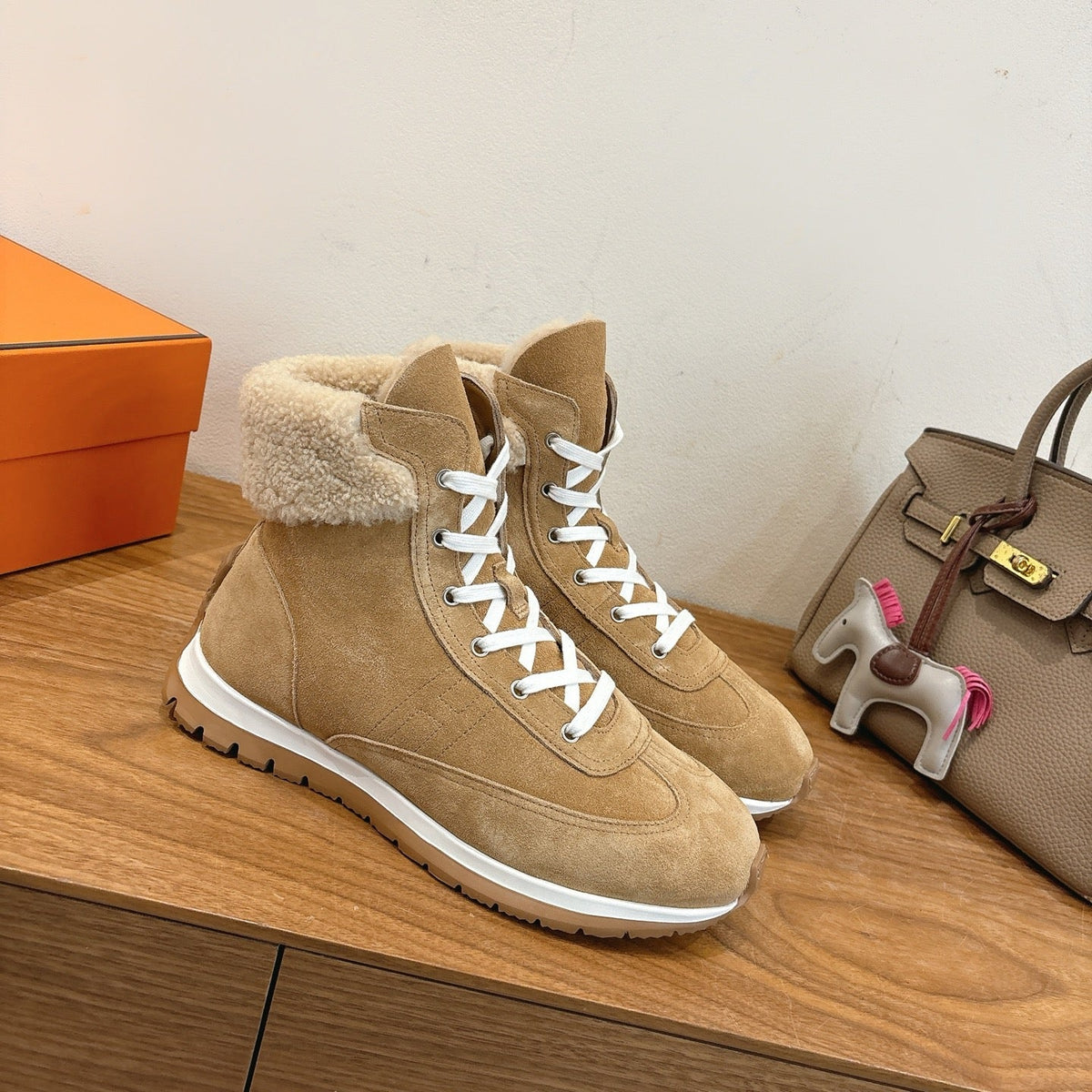 HM 26S Fur-Lined High Top Sneakers Warm Beige Suede