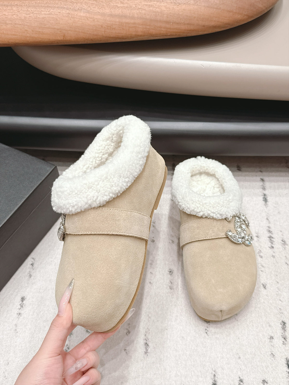 Chanel 2026 Round-toed Platform Mule Suede Wool 175862