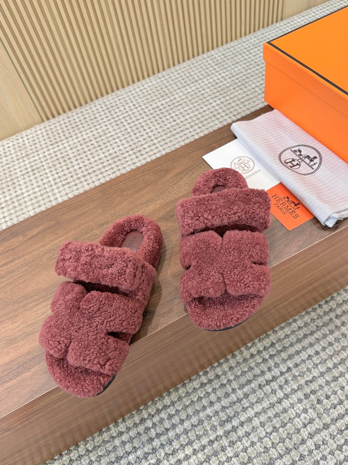 HM 26s Chypre Sandals Pourpre Shearling 175172