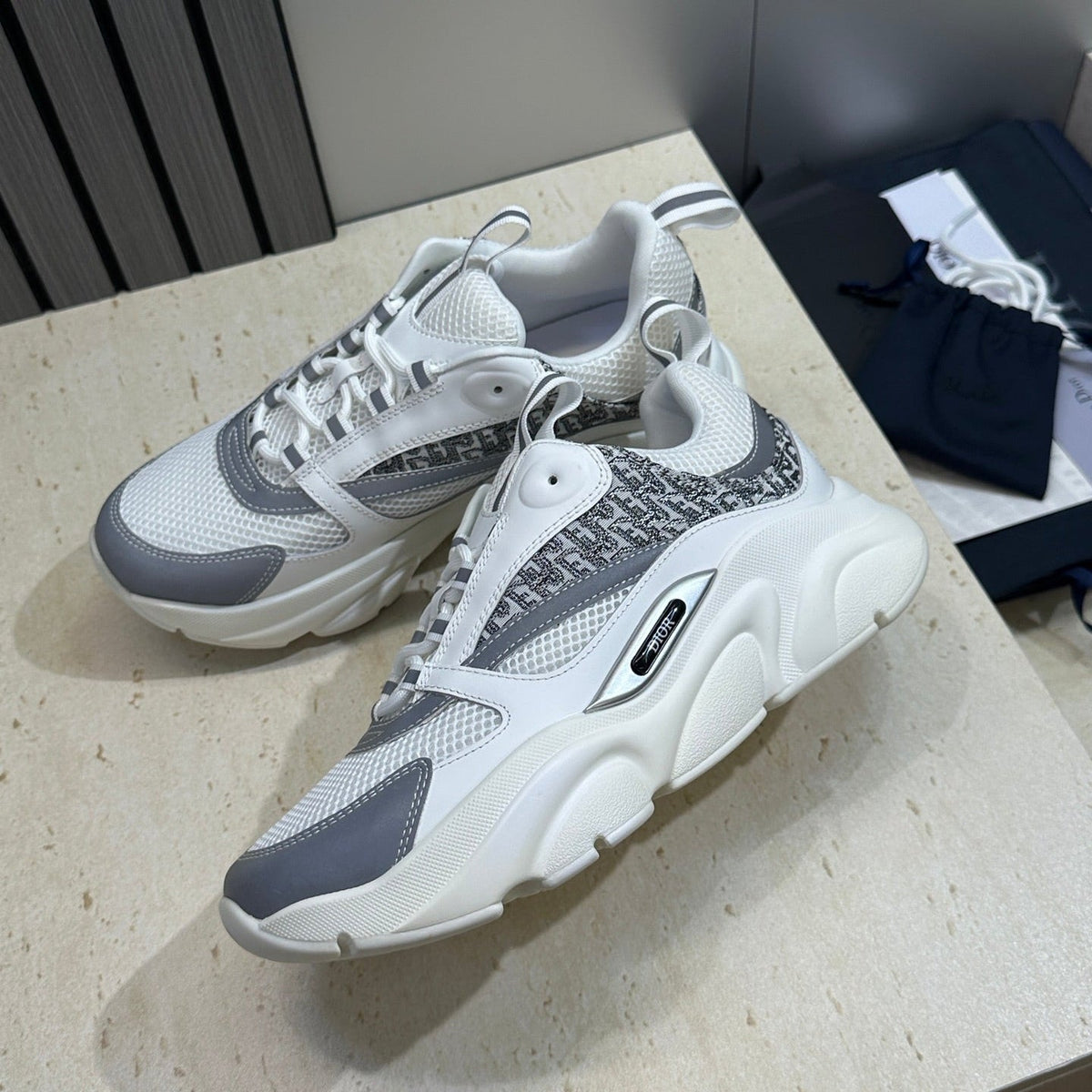 CD 26s Men B22 Sneakers White Grey Oblique Jacquard Canvas 614925