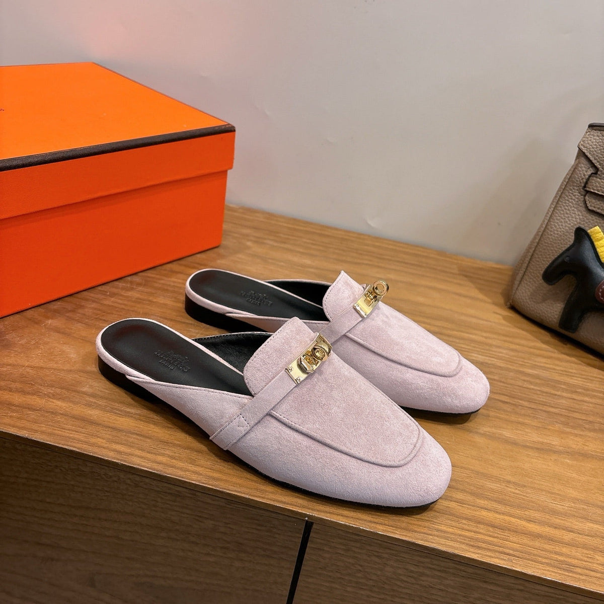 HM 26s Oz Mule Light Pink Suede Gold Hardware