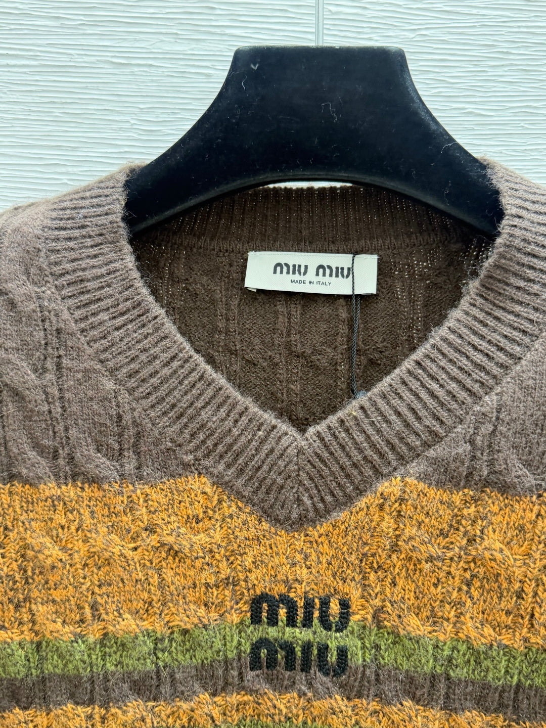 Miu 26FW Cable-Knit V-Neck Striped Sweater Brown Multi-Color Wool 313356