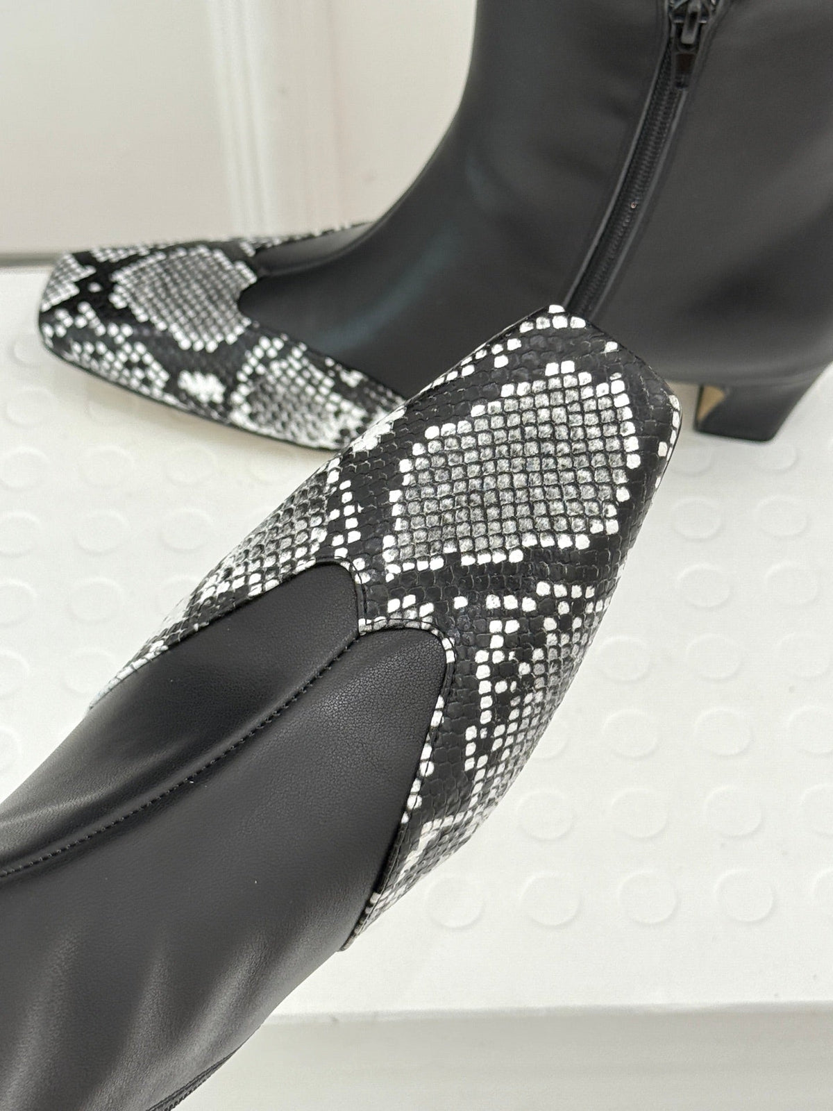 Khaite 26s Arizona Booties 4cm Python Leather 175072