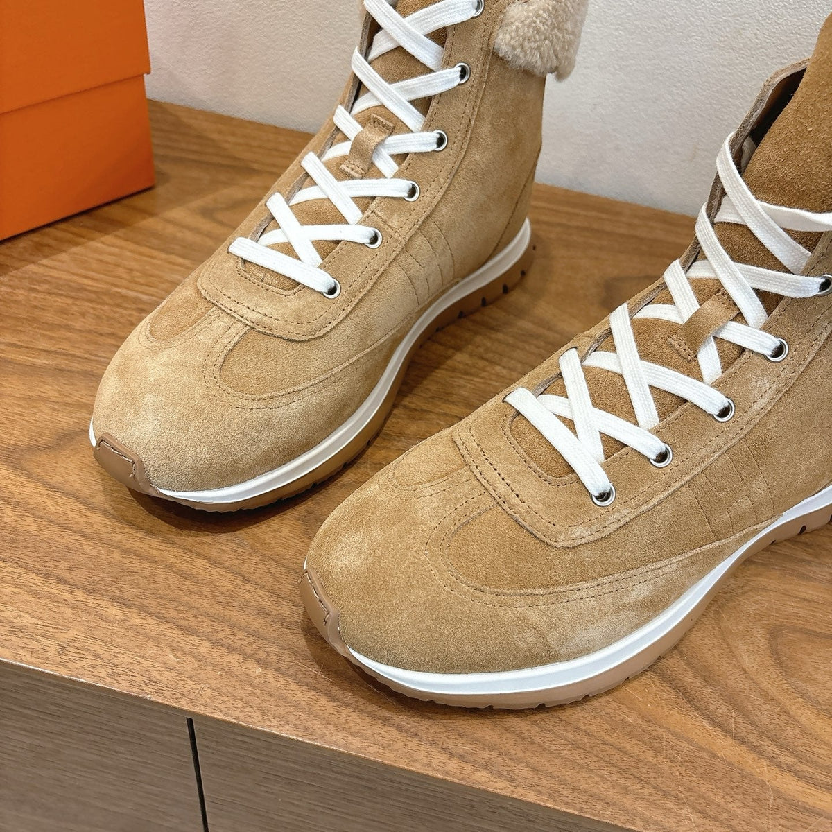 HM 26S Fur-Lined High Top Sneakers Warm Beige Suede