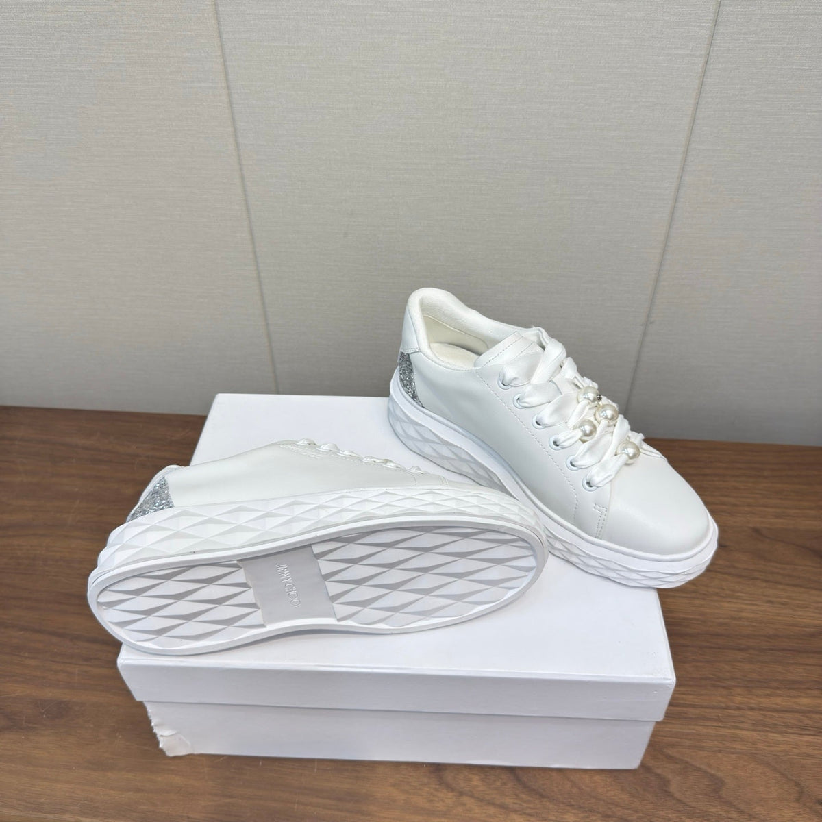 Jimmy Choo 26S Sneakers 5.5cm White Calfskin Pearl-Embellished 191764
