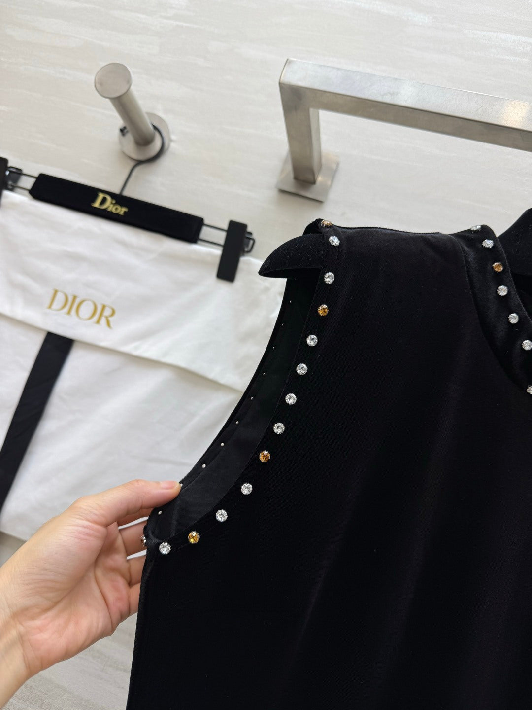 CD 26FW Crystal-Embellished Long Dress Stand Collar Sleeveless Black Velvet 441675