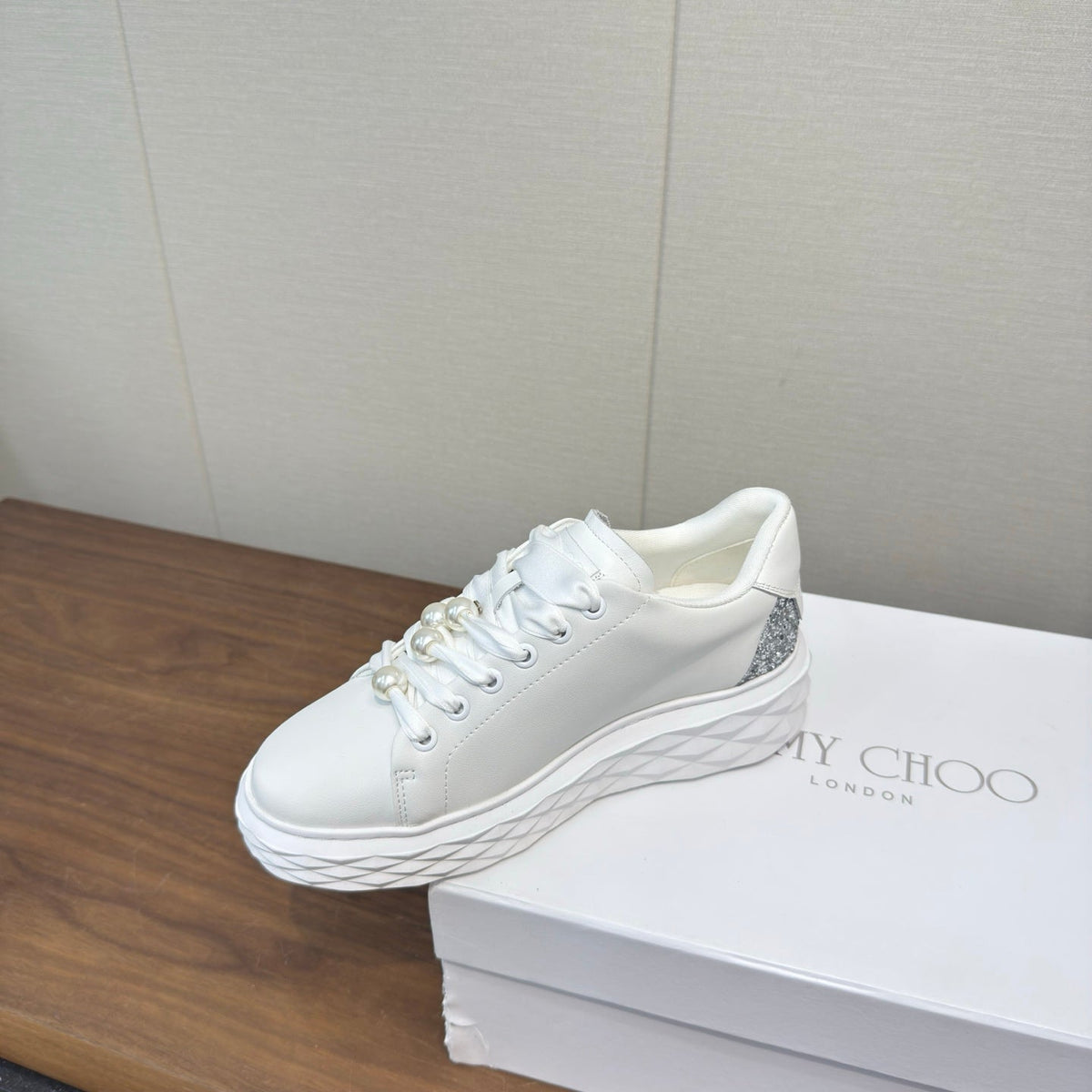 Jimmy Choo 26S Sneakers 5.5cm White Calfskin Pearl-Embellished 191764