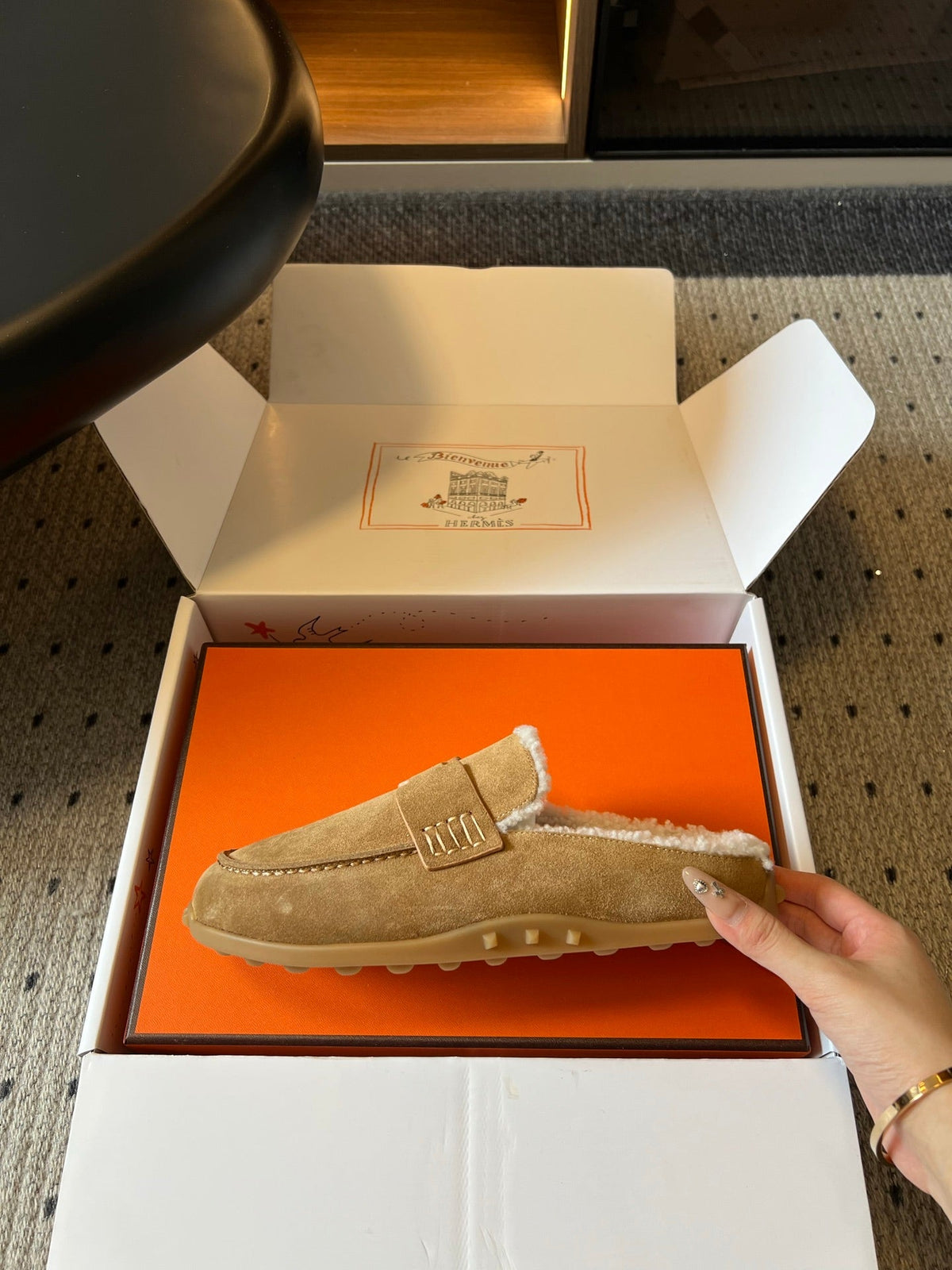 HM 26S Destin Mules Camel Brown Suede
