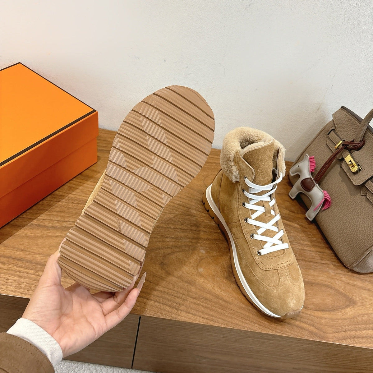 HM 26S Fur-Lined High Top Sneakers Warm Beige Suede