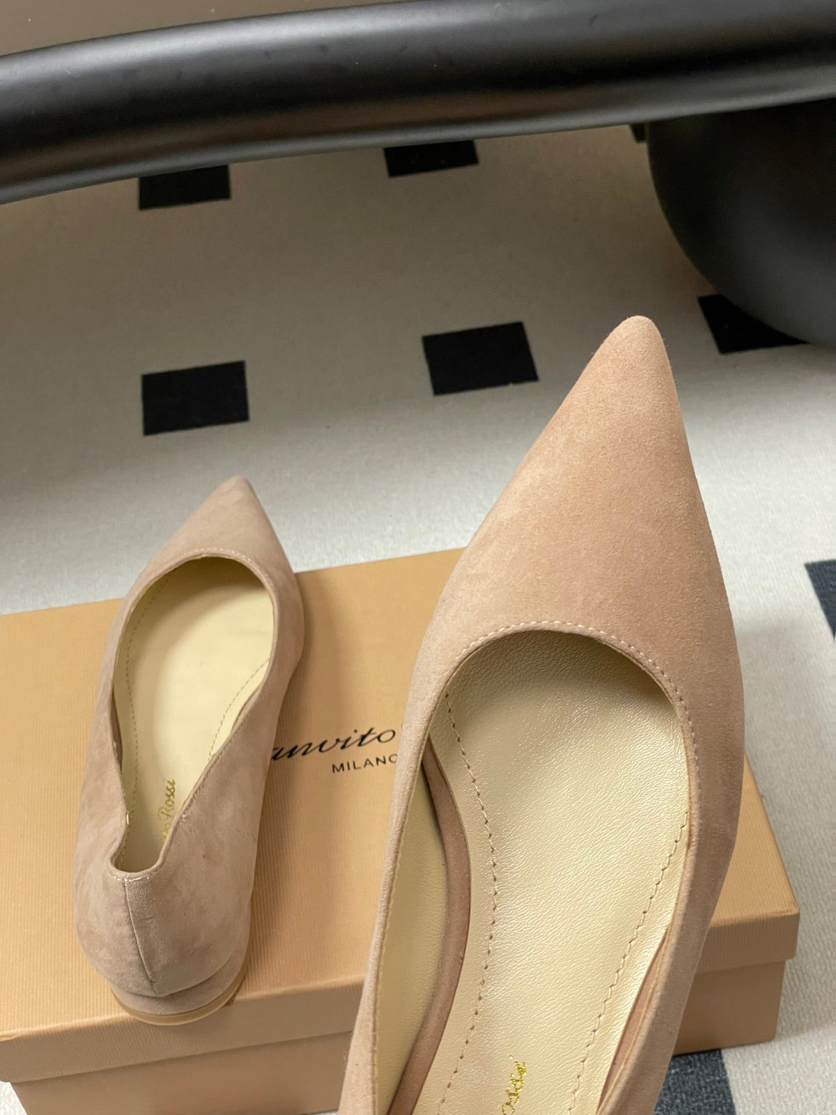 GR 26s Flats Nude Suede 164789