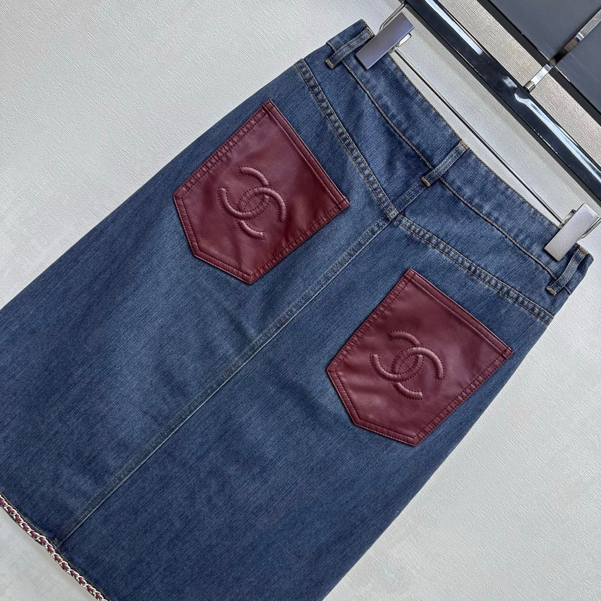 CC 26FW High-Waisted Slit Denim Midi Skirt Chain Trim Blue Cotton 441472