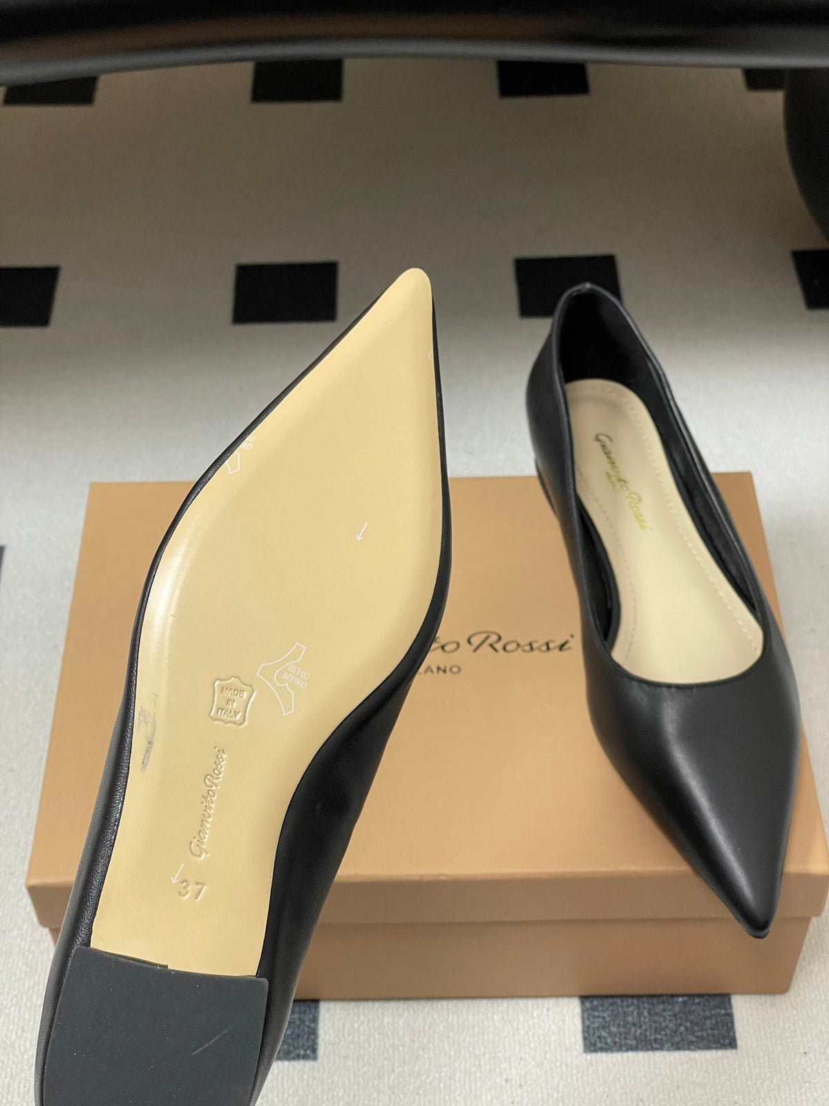 GR 26s Flats Black Calfskin 164797