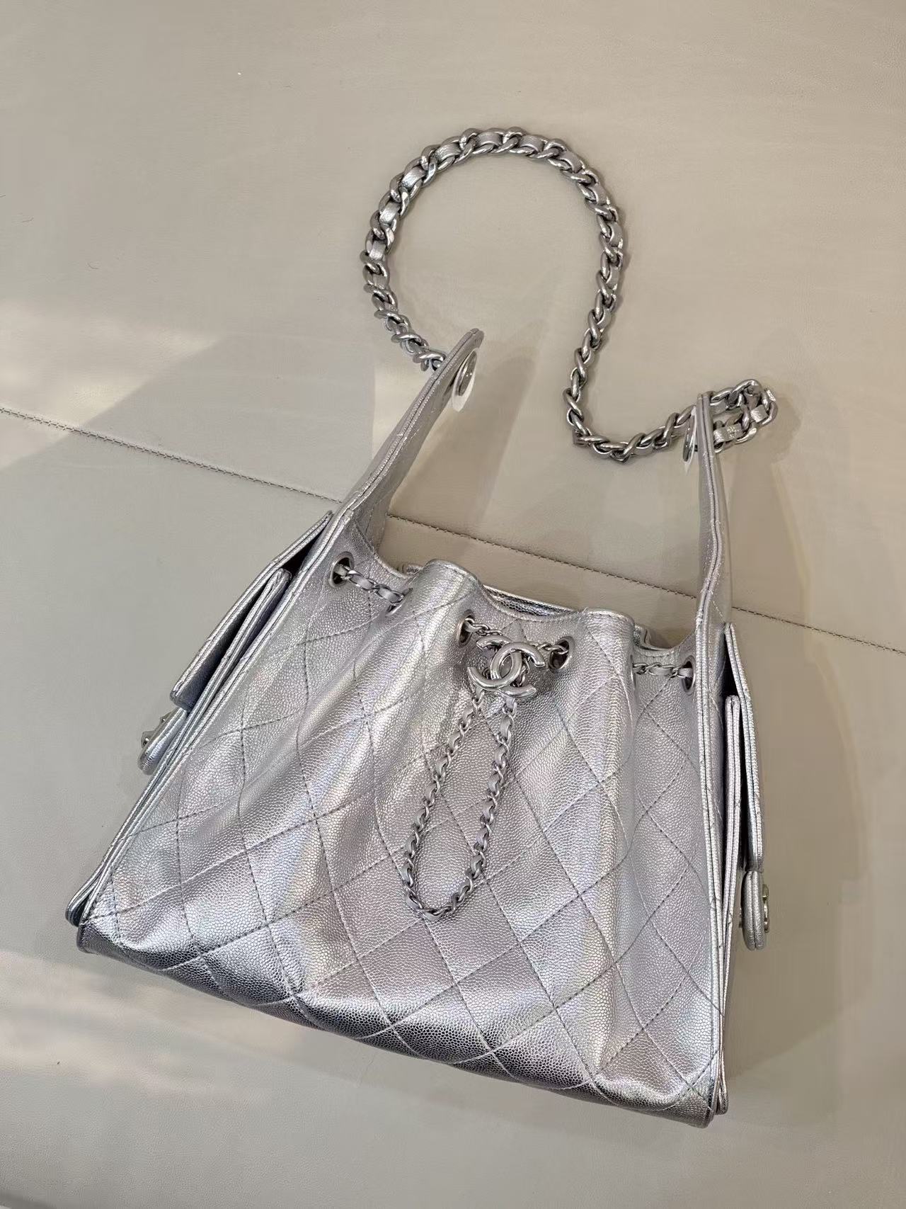 CC Cruise 25/26 Small Handbag Sliver Caviar Leather