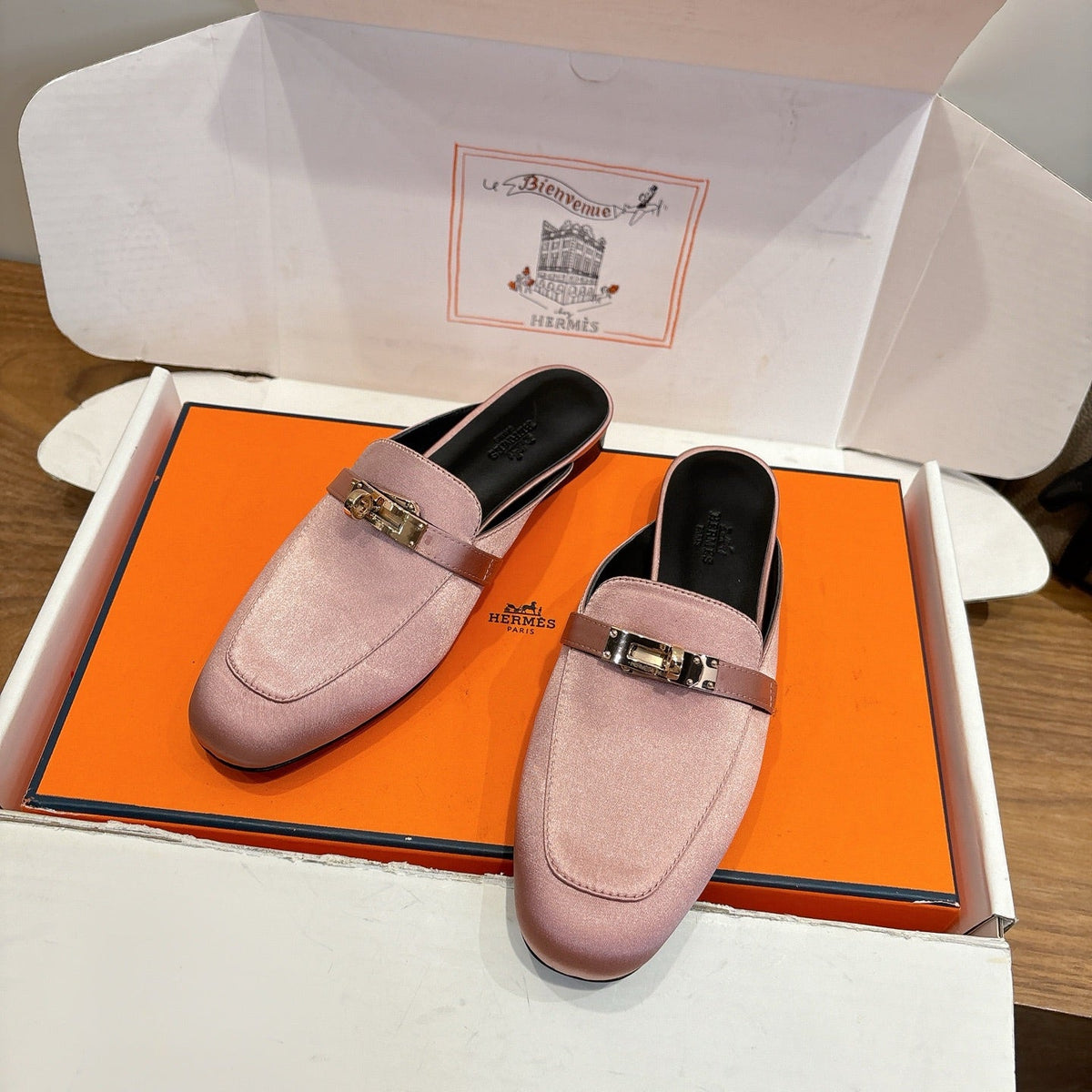 HM 26s Oz Mule Pink Satin Gold Hardware