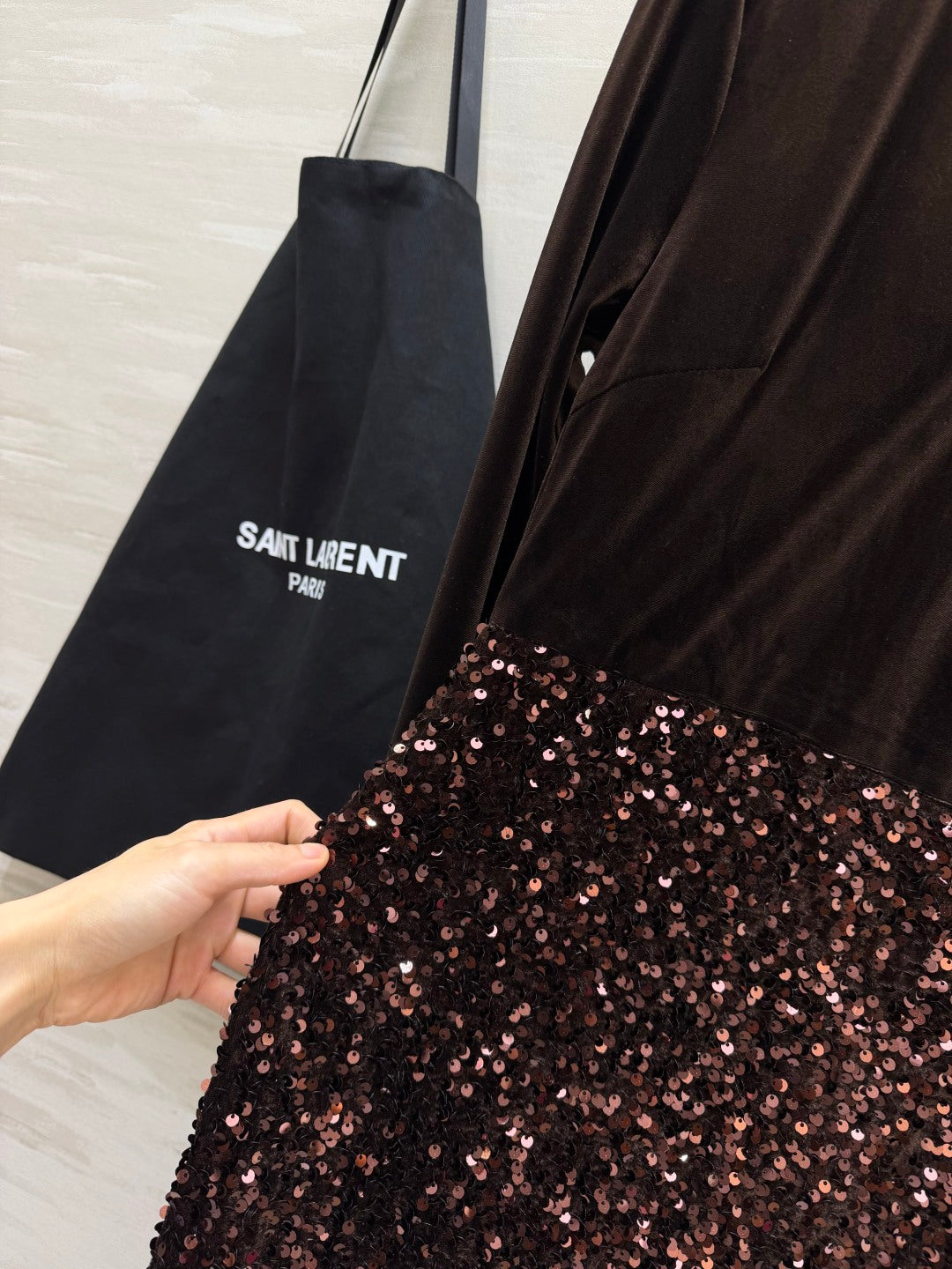 YSL 26FW Sequin-Embellished Mermaid Gown Lace V-Neck Long Sleeves Velvet 441667