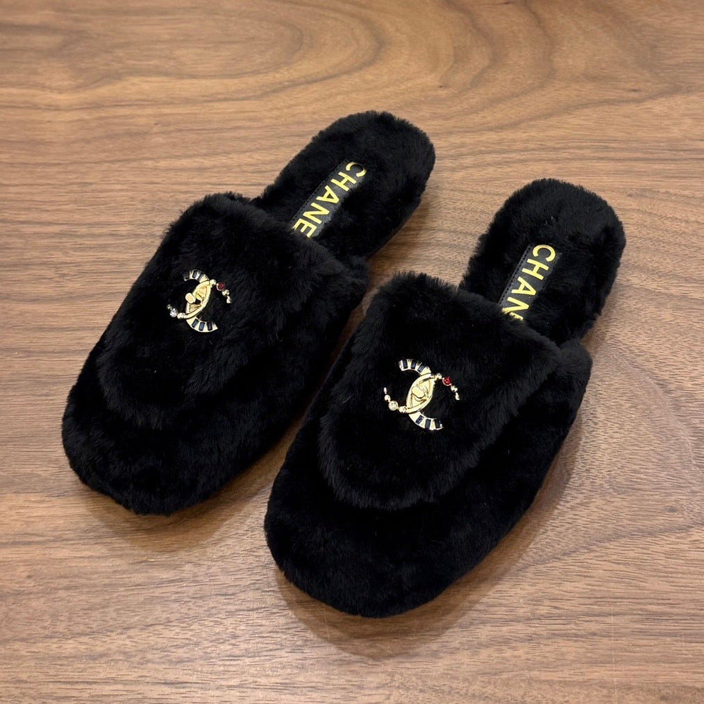 Chanel 2026 CC Logo Mule Fur 173422