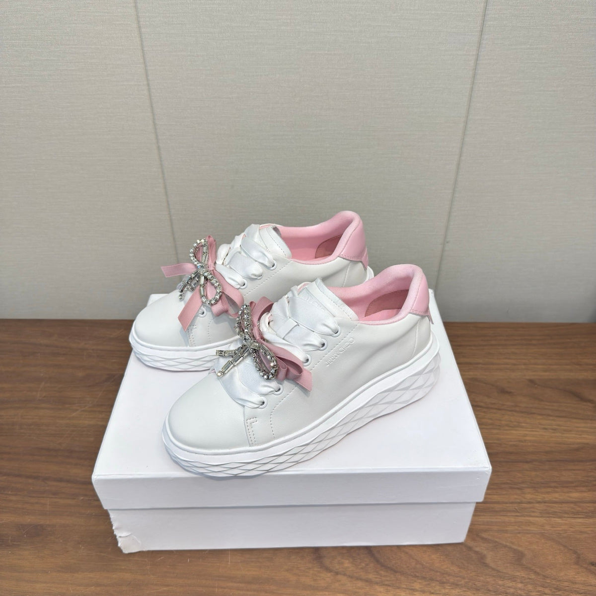 Jimmy Choo 26S Sneakers 5.5cm White And Pink Calfskin With Crystal Bow 835241