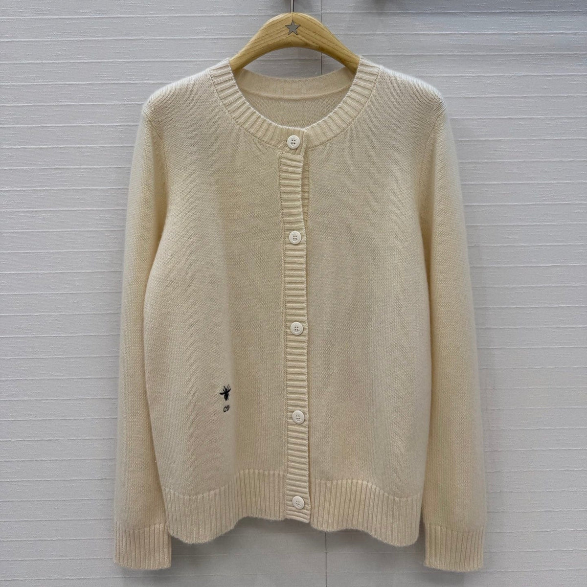 CD 26FW Round-Neck Button-Up Cardigan Embroidered Detail Cream Cashmere 443314