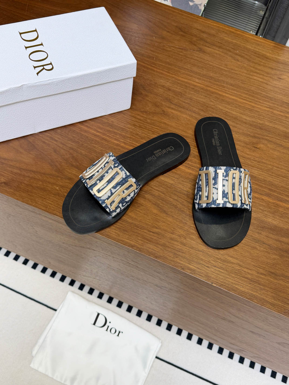 CD 26s D Way Slide Blue Dior Oblique Embroidered Cotton With Gold Hardware 719284