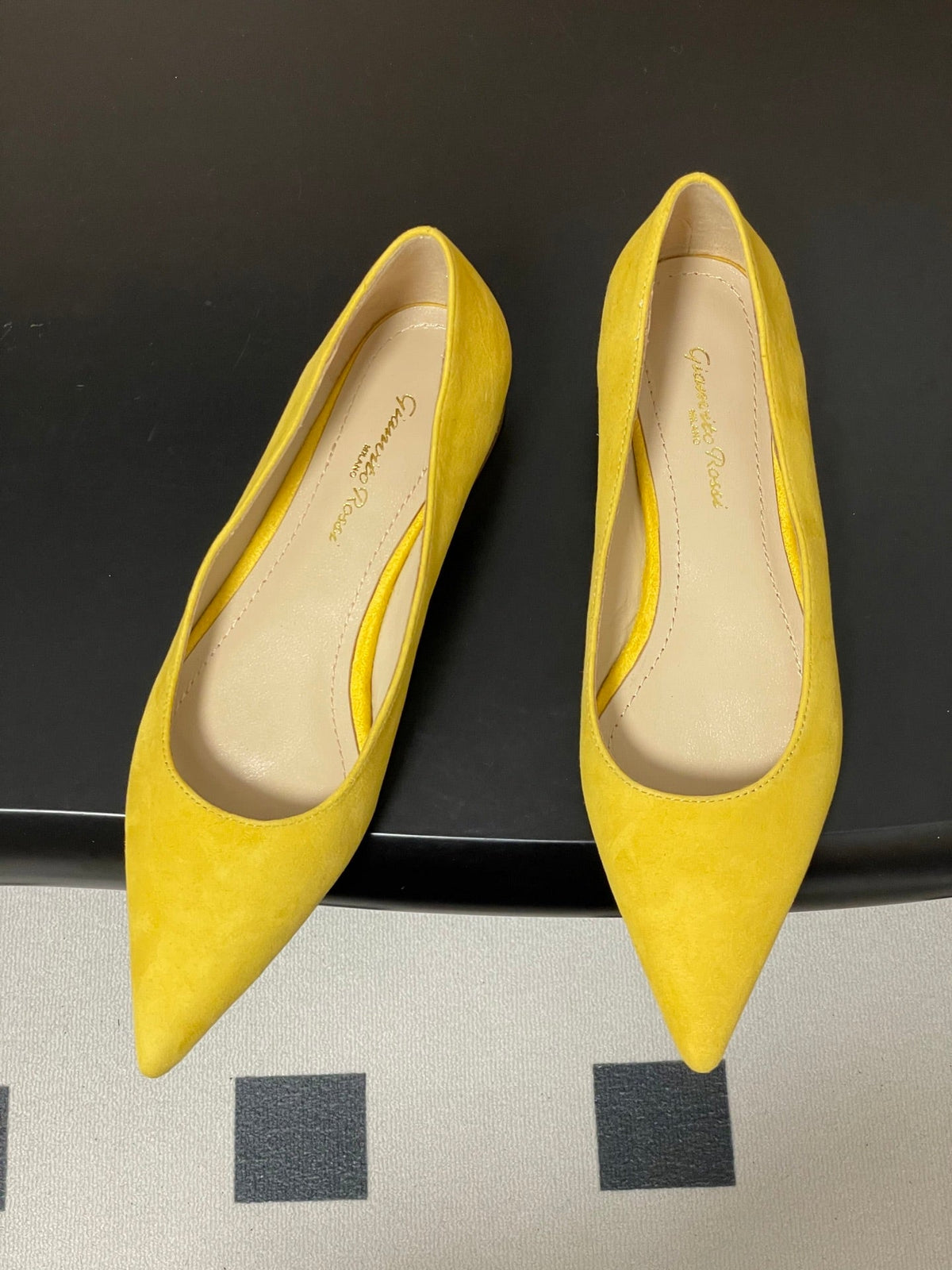 GR 26s Flats Yellow Suede 164786