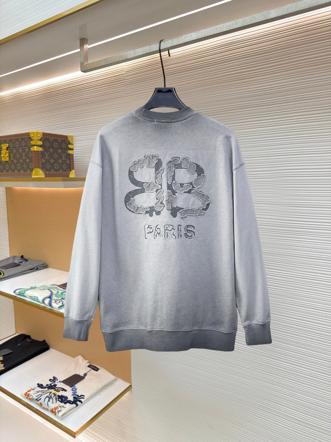 Balenciaga 26s Men Crewneck Sweatshirt Distressed Crystal Logo 749215