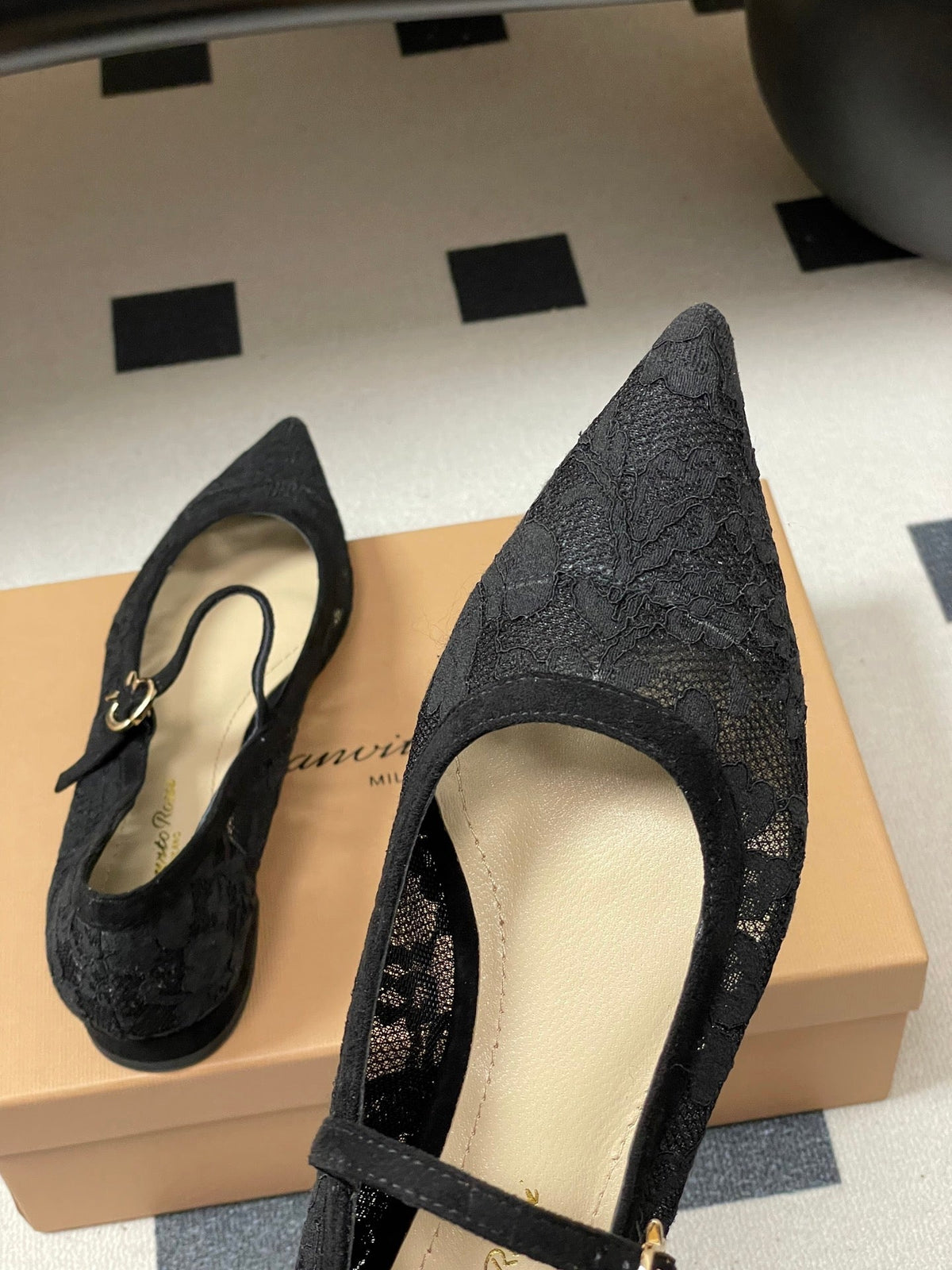 GR 26s Mary Jane Black Lace 164800