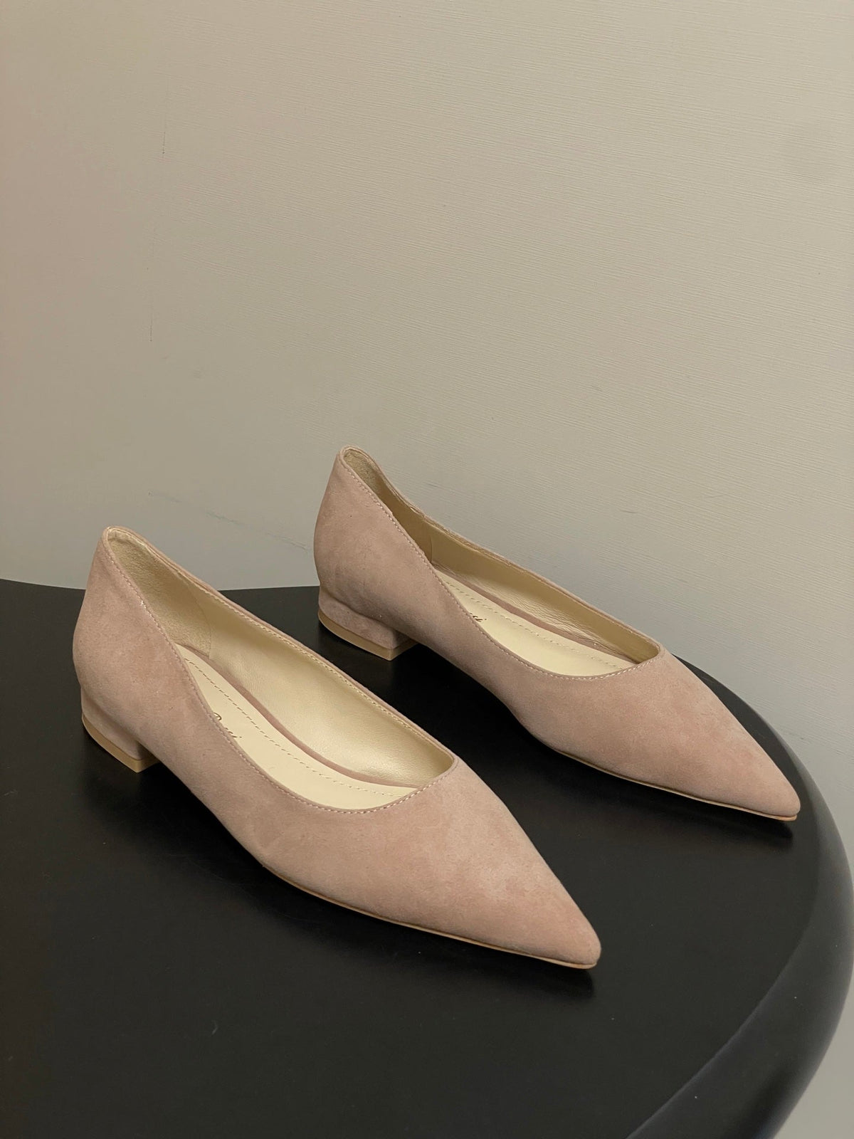 GR 26s Flats Nude Suede 164789
