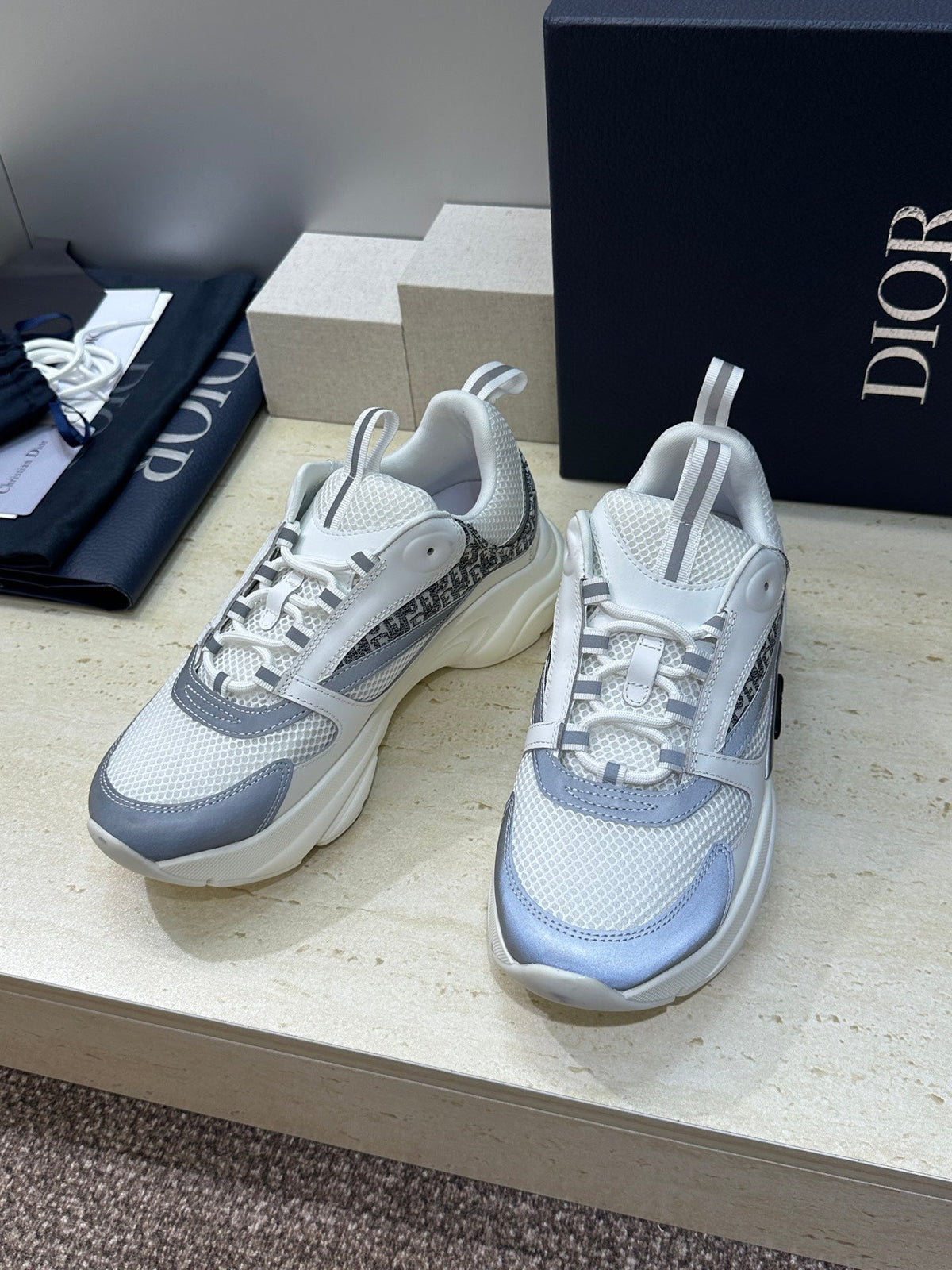 CD 26s Men B22 Sneakers White Grey Oblique Jacquard Canvas 614925