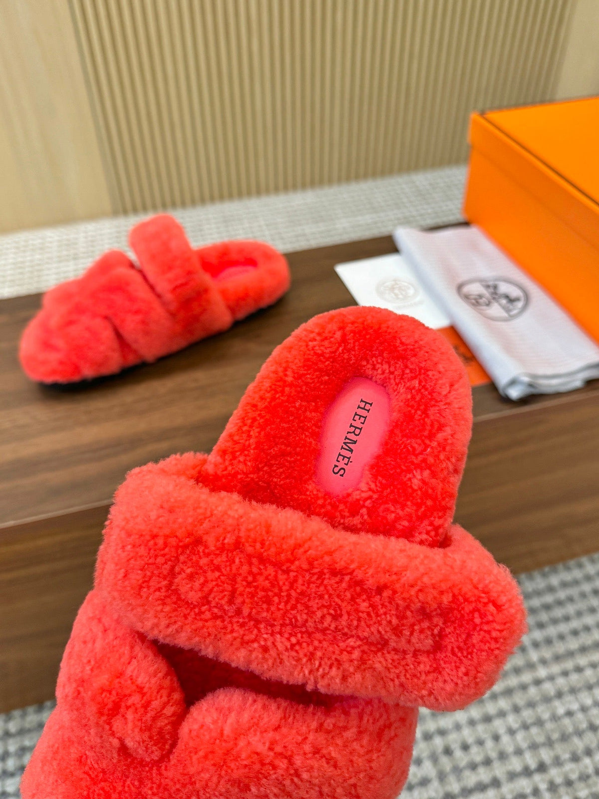 HM 26s Chypre Sandals Orange Shearling 175170
