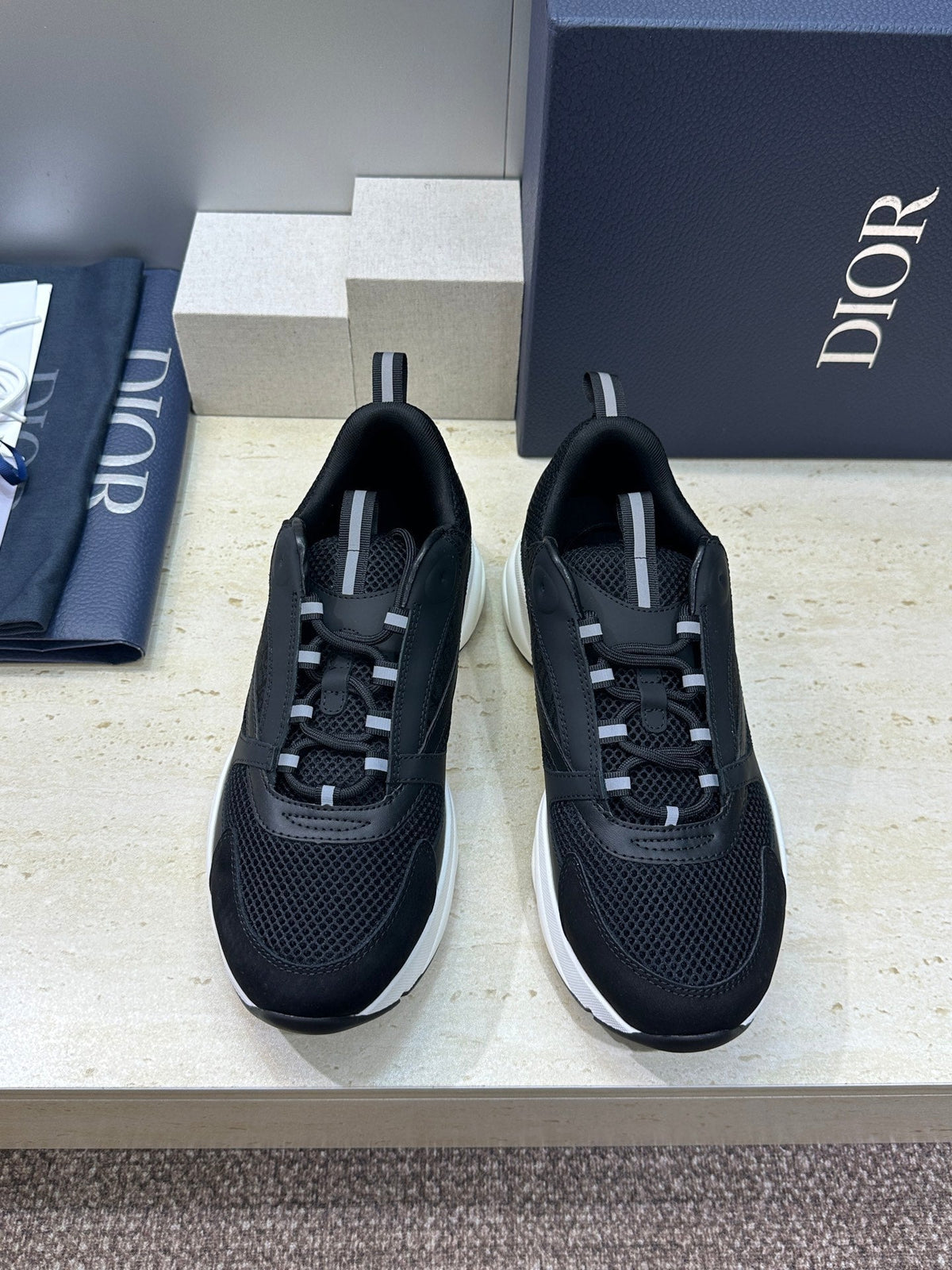 CD 26s Men B22 Sneakers Black Oblique Jacquard Canvas White Sole 628314