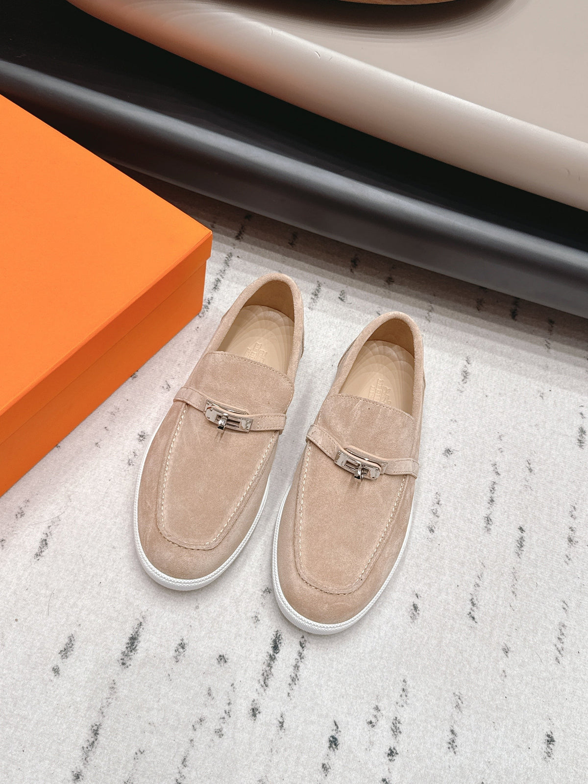 HM 26S Kelly Paris Loafers Sand Brown Suede Silver Hardware