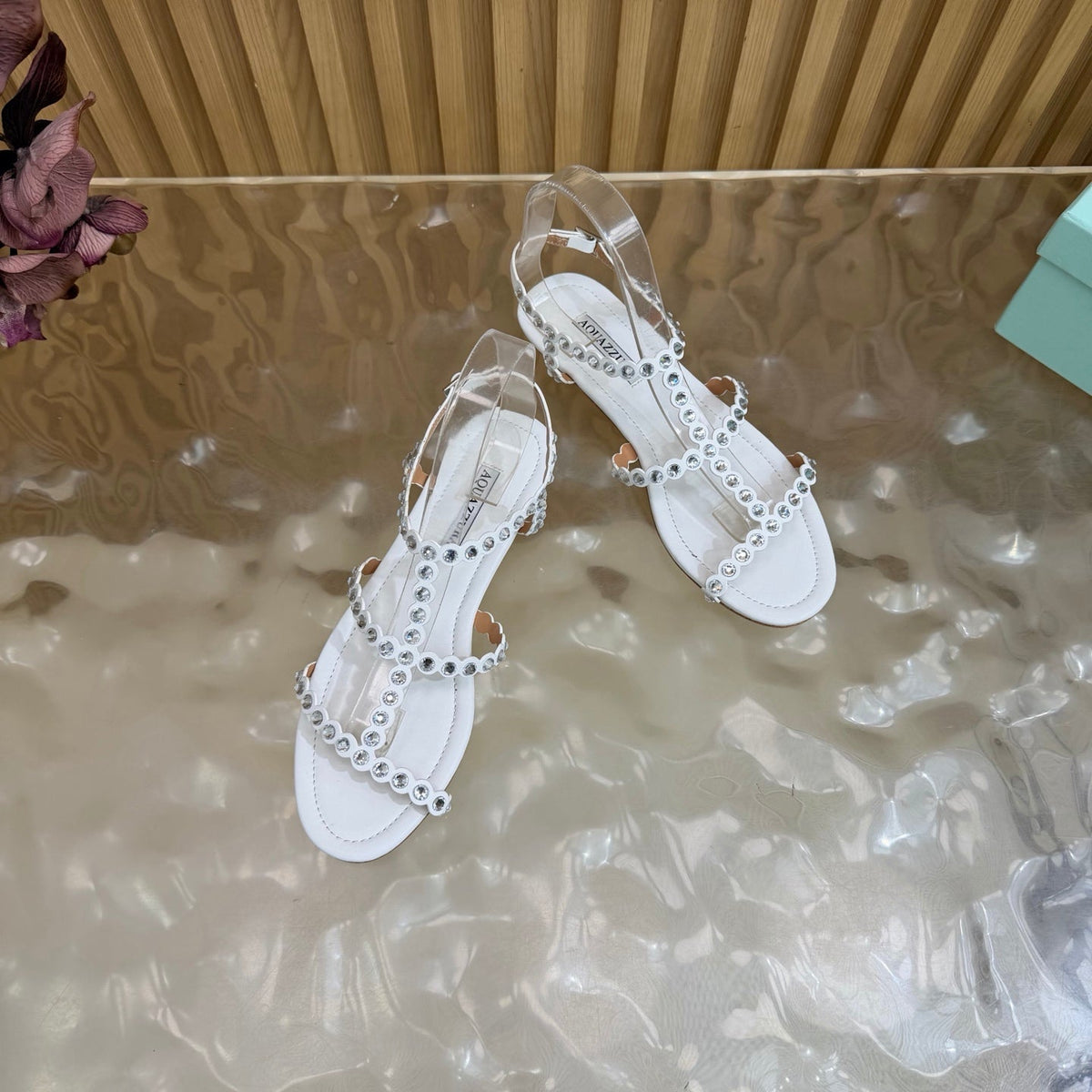 Aquazzura 26s Flat Sandals White Calfskin Crystal Embellished 310574