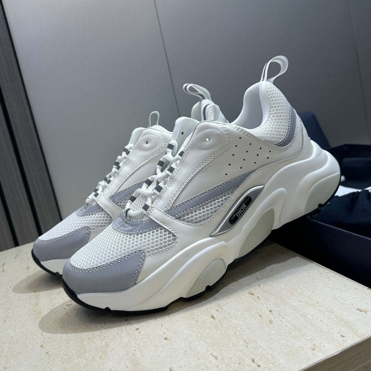 CD 26s Men B22 Sneakers White Grey Mesh 719284