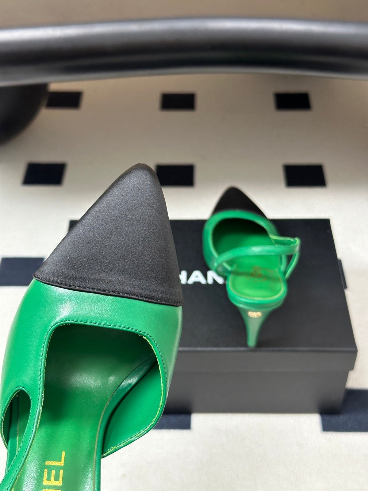 Chanel 26s Pointed Toe High Heel Slingbacks 8.5 Cm Green Lambskin Black Fabric