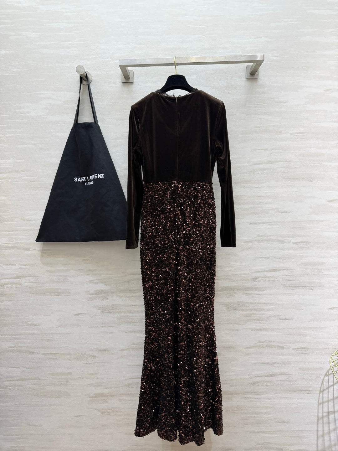 YSL 26FW Sequin-Embellished Mermaid Gown Lace V-Neck Long Sleeves Velvet 441667